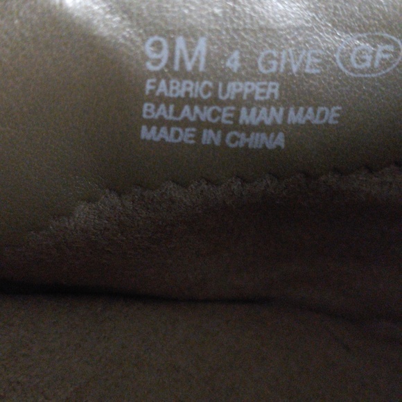 Aerosoles Size 9 Floral Shoes - Picture 11 of 14